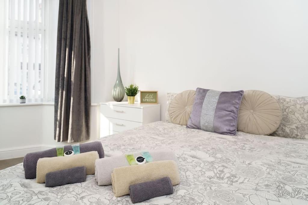 Villa Beautiful 4 Bed Immaculate Condition Refurbished Romford