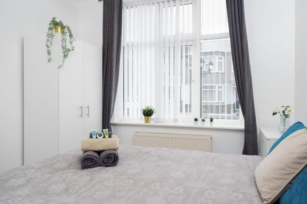 Beautiful 4 Bed Immaculate Condition Refurbished