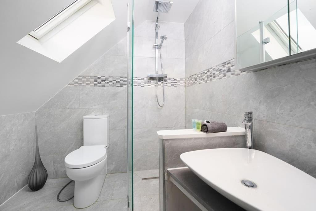 Beautiful 4 Bed Immaculate Condition Refurbished