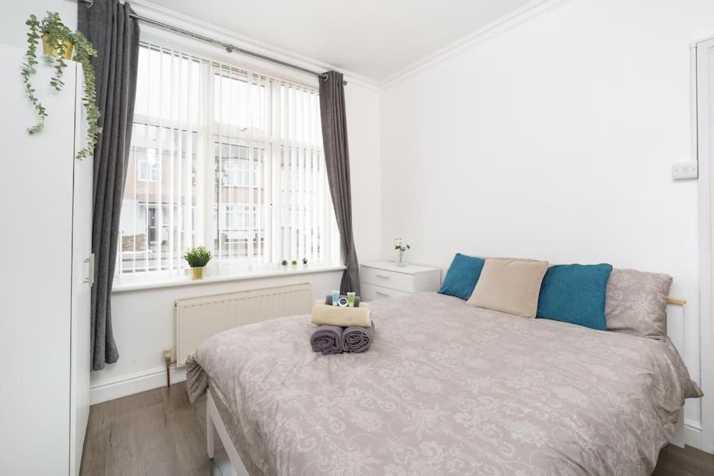 Beautiful 4 Bed Immaculate Condition Refurbished Villa